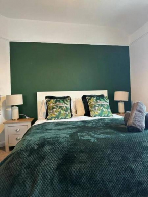 Spacious 4Bedroom House in Warrington - Sleeps 8